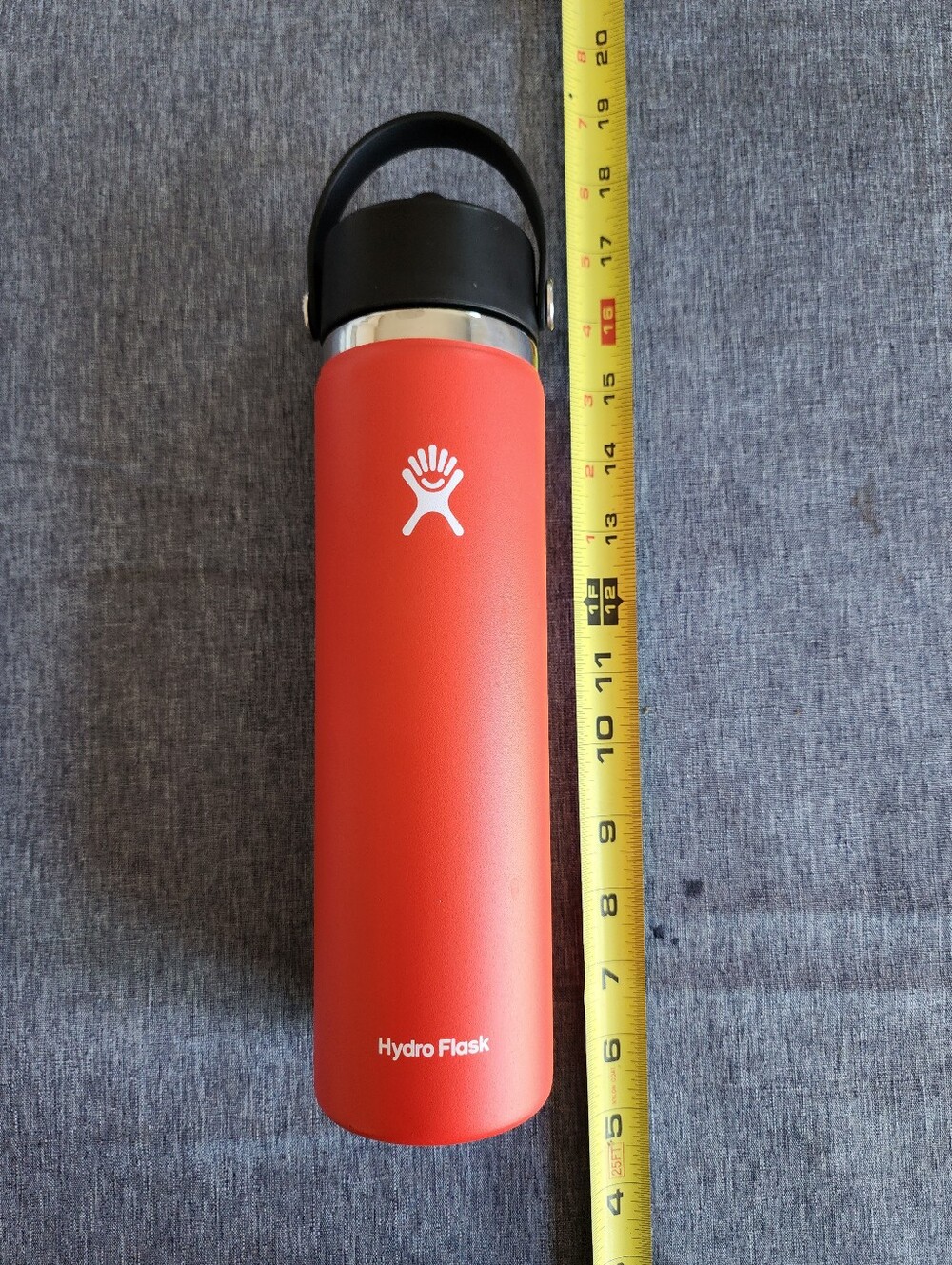 Hydro Flask Insulated Stainless Steel Bottle 24oz - Red. Used